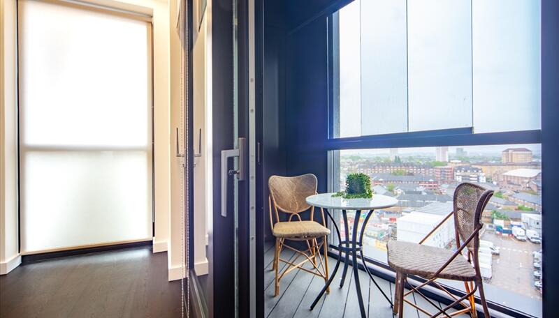 2 bed property in 4, Thornes House , Charles Clowes Walk, London